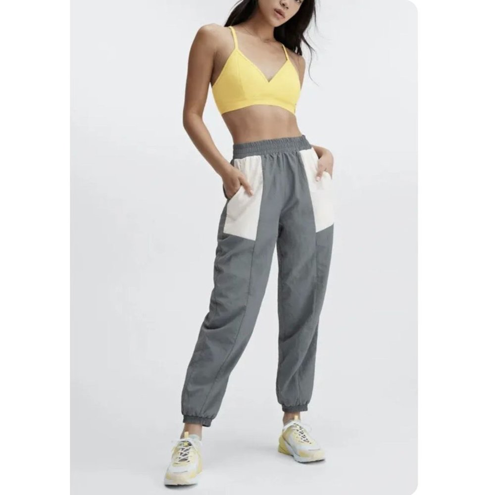 New Fabletics Womens Jaylee Two Tone in Storm Cloud Track Pant Size Small
